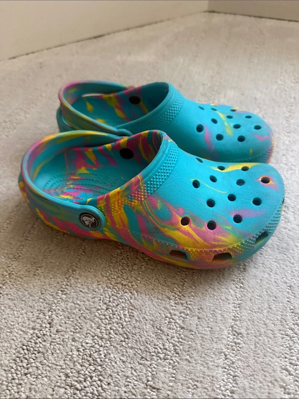 CROCS Kids Turquoise Tie-Dye Clog Sandals with Pink & Yellow Swirls